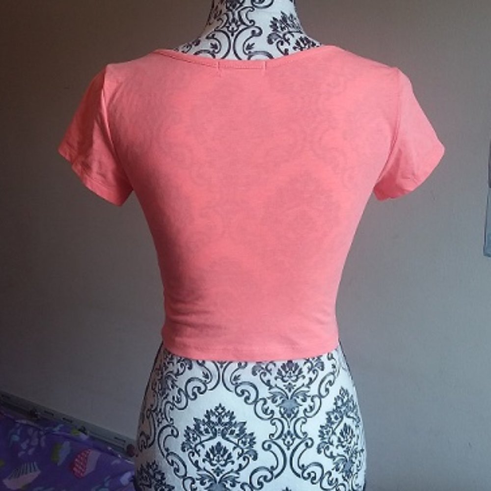 3 NBW crop tops size S - Picture 2 of 7